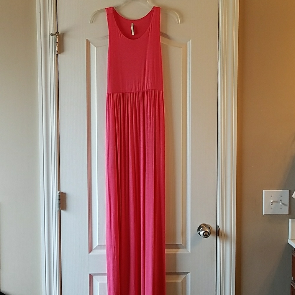 Perfect Summer Maxi Dress, like new, with pockets!